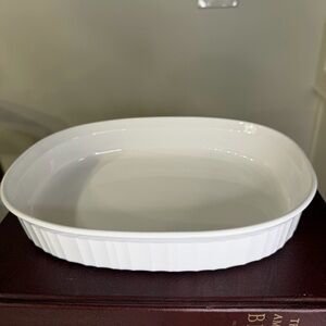 Corning ware 1.8 L White Ceramic Oval Baking Dish - Classic Serve & Bake